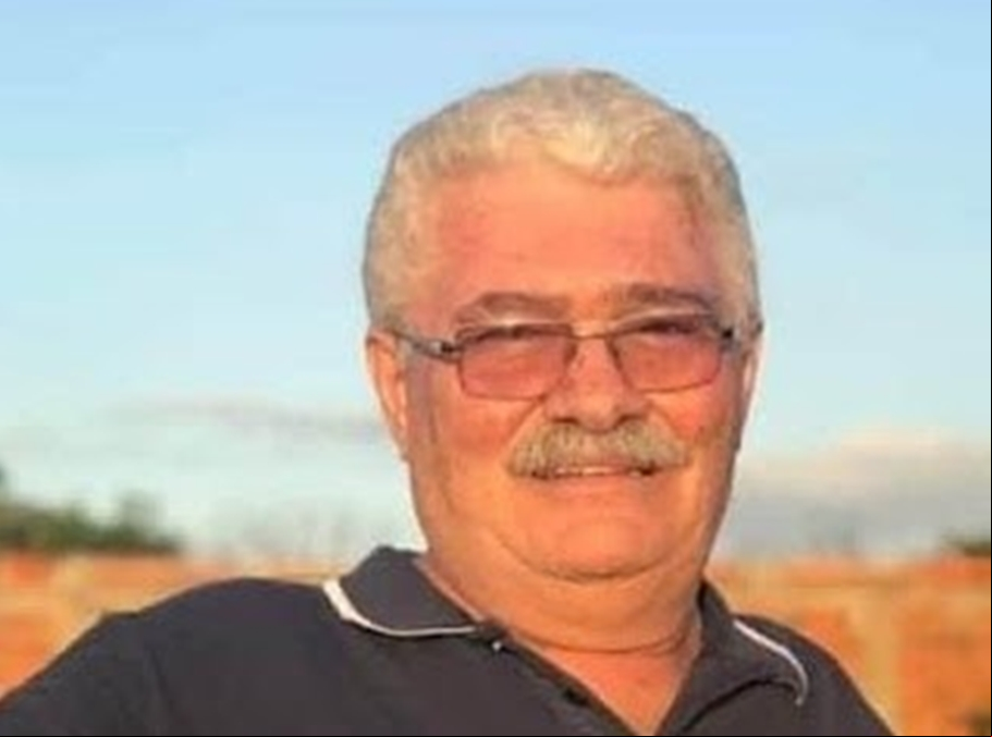 O bancário Paulo Régis faleceu em decorrência de complicações da Covid-19.
