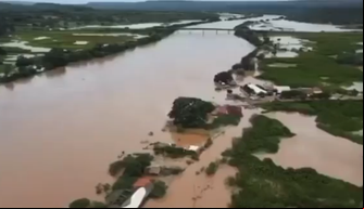 Rio Parnaíba transborda e deixa desabrigados em Uruçuí.