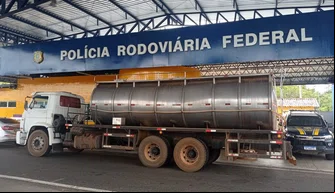 Caminhão de leite sem nota fiscal.