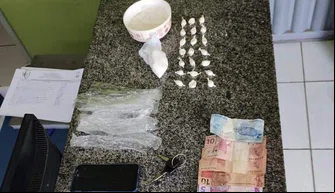 Homem é preso com cocaína no município de Simplício Mendes.