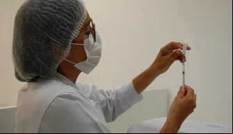 FMS alerta para necessidade de vacinar meninos e meninas de 9 a 14 anos contra HPV