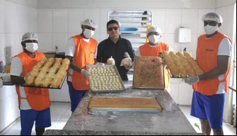 Reeducandos produzem 2 mil unidades de pães para a Apae