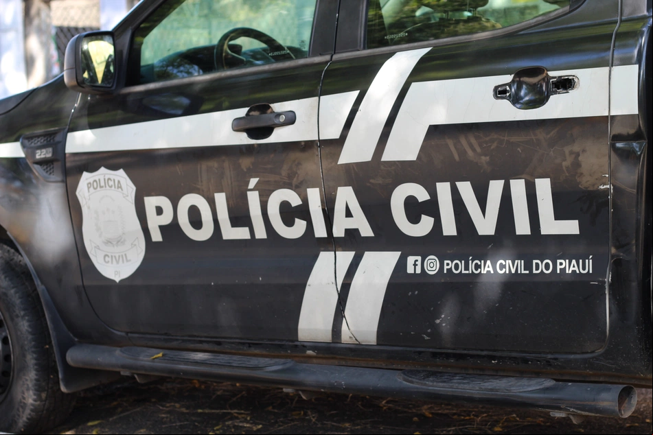 Viatura da Polícia Civil