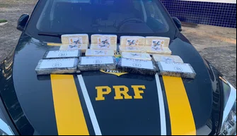 Drogas apreendias em ônibus na cidade de Monsenhor Gil.