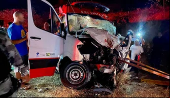 Acidente entre ambulância e carro deixa 4 feridos em Simplício Mendes