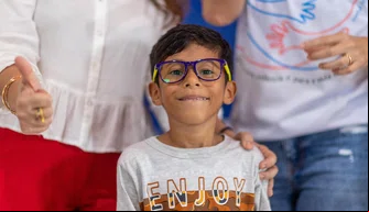 Criança beneficiada pelo programa Carretinha de Saúde