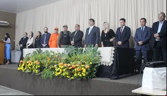 Polícia Civil homenageia policiais em solenidade