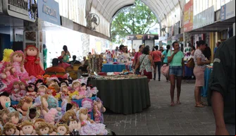 Feira de Artesanato popular na Rua Climatizada