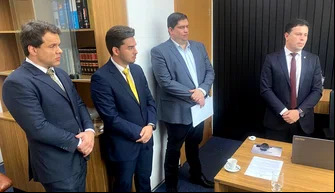Comissão de Soluções Fundiárias do TJ-PI firmando primeiro acordo pré-processual