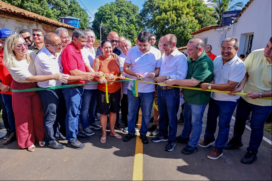 Rafael Fonteles inaugura pavimentação asfáltica em Sigefredo Pacheco