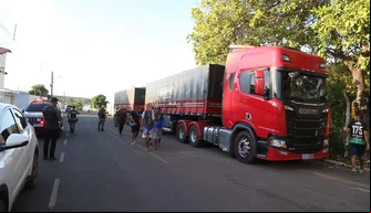 Carreta com madeira ilegal é apreendida em Simplício Mendes