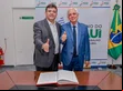 Rafael Fonteles transmite cargo para vice-governador e embarca para Oriente Médio