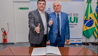Rafael Fonteles transmite cargo para vice-governador e embarca para Oriente Médio