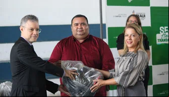 Sejus e Receita Federal entregam 2 mil kts para pessoas em vulnerabilidade social